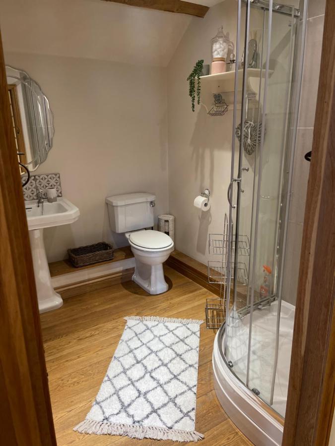 The Cider Barn - Spacious First Floor Apartment Set Within Barn Conversion Cheltenham Buitenkant foto
