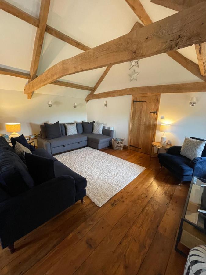 The Cider Barn - Spacious First Floor Apartment Set Within Barn Conversion Cheltenham Buitenkant foto